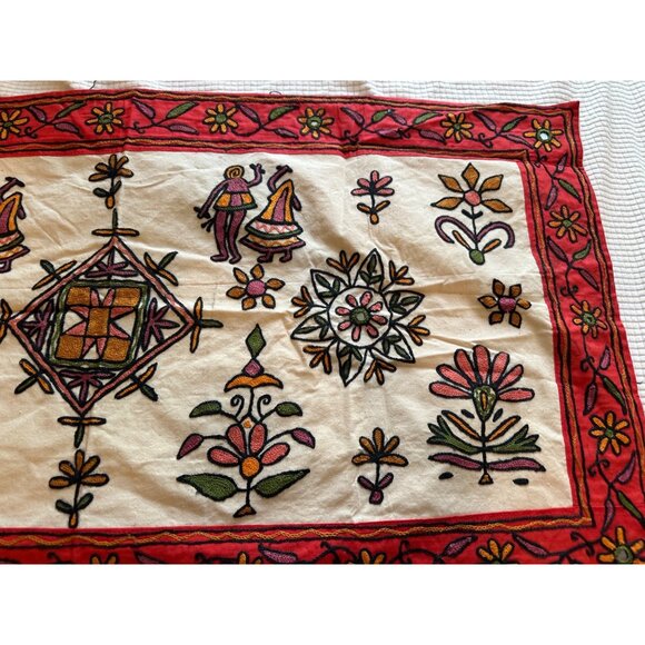 Indian Hand Embroidered Folk Art Floral Cotton Table Runner table top wall - Picture 2 of 15